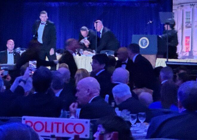 Evacúan a Trump de cena de corresponsales tras disparos; tirador fue detenido