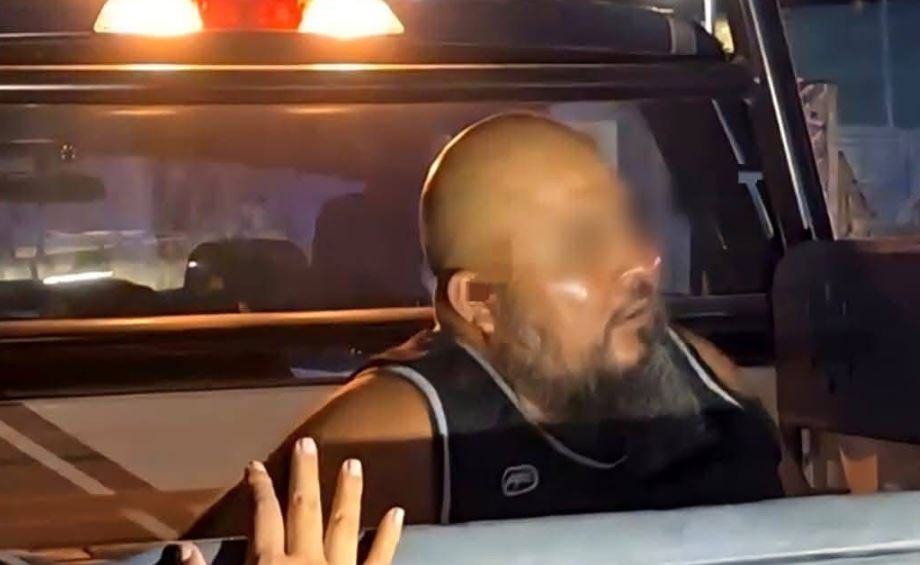 Presión vecinal obliga a presunto agresor sexual a entregarse en la Región 216 de Cancún | VIDEO