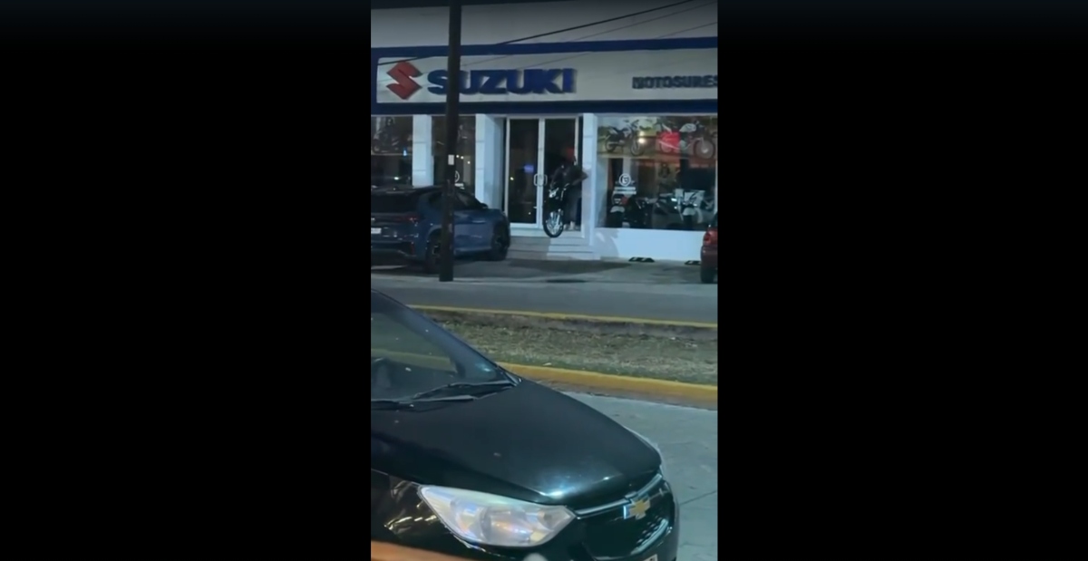 Detienen en Cancún a “El Gringo de la 95” tras robo de motocicleta en agencia Suzuki