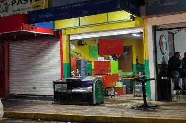 Detienen a dos personas por ataque armado a taquería de CDMX