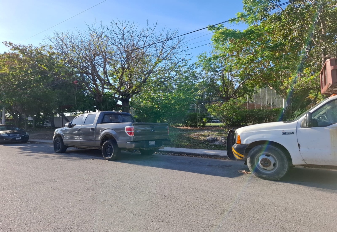 En la ‘mira’ talleres mecánicos que dejan vehículos en la calle