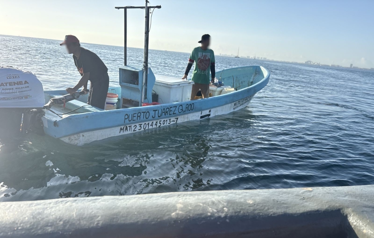 Aseguran embarcación y cargamento pesquero ilegal en Isla Mujeres