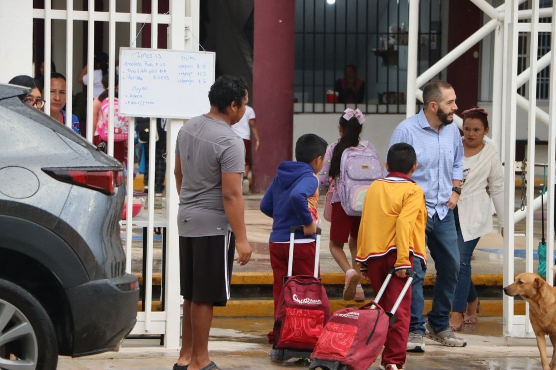 Sin incidentes, retorno a clases de más de 300 mil estudiantes en Quintana Roo, tras vacaciones de Semana Santa