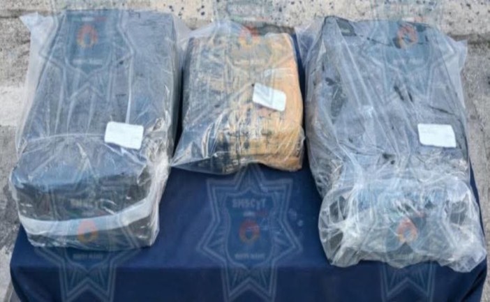 Aseguran droga en playas de Cancún; hallan 180 envoltorios frente a hotel Royalton Riviera