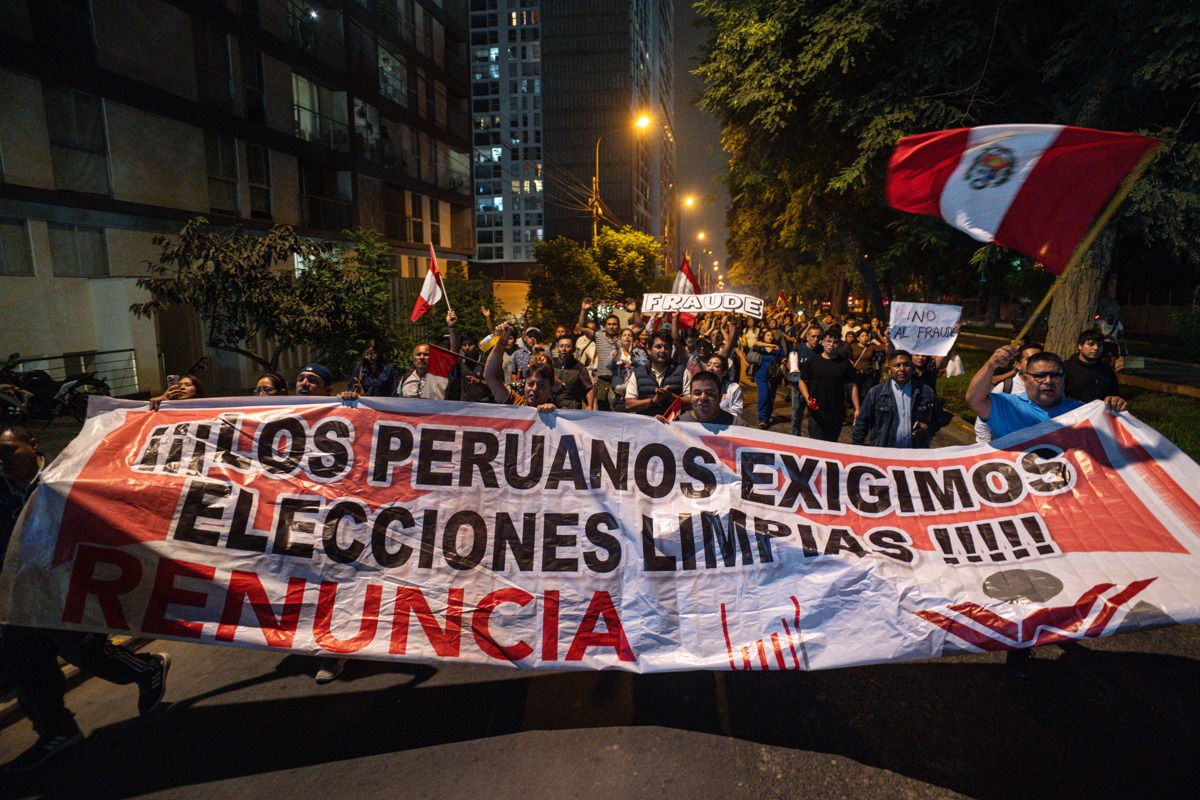 Estalla la tensión en elecciones de Perú por grito de fraude de candidato