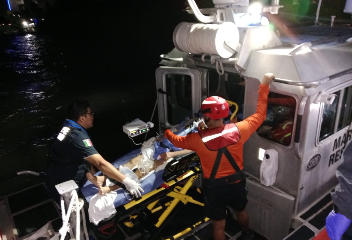 Apoya la marina en el traslado marítimo de paciente a Puerto Juárez
