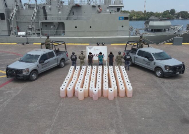 Asegura la Marina embarcación con combustible ilegal en costas de Michoacán