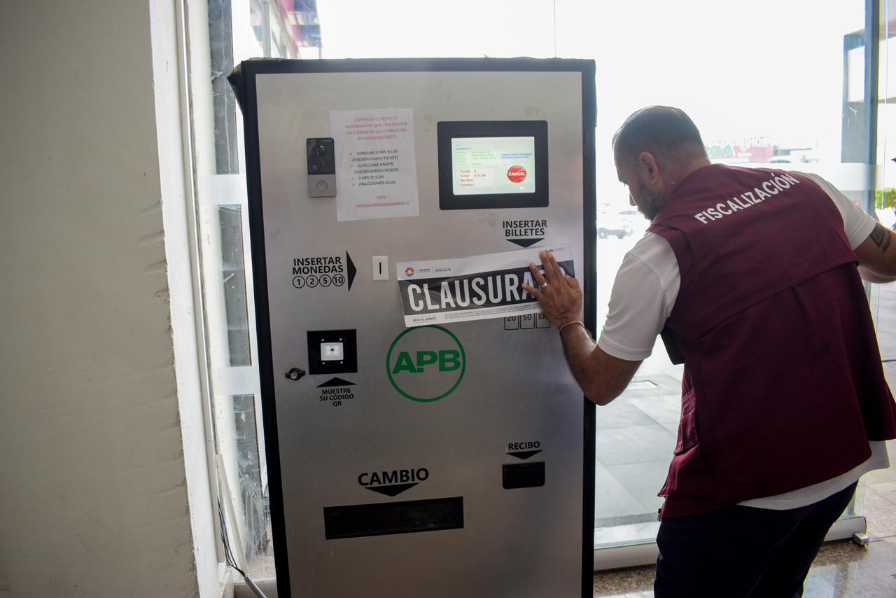 Detectan anomalías y clausuran sistema de cobro del estacionamiento de Cancún Mall en Cancún