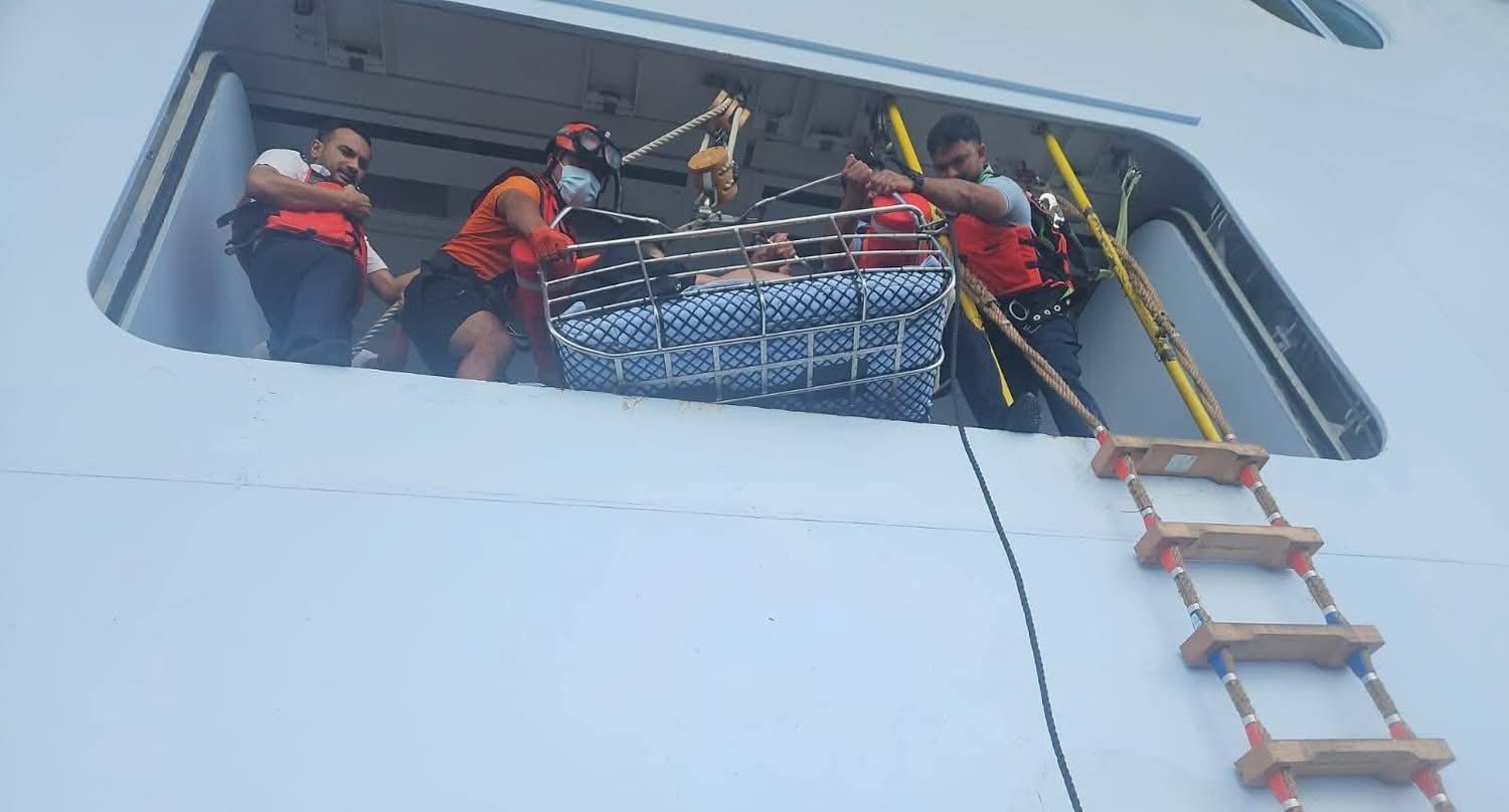 Evacuación médica de emergencia en crucero frente a Isla Mujeres