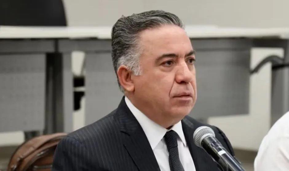 Enrique Inzunza acude a la FGR a declarar