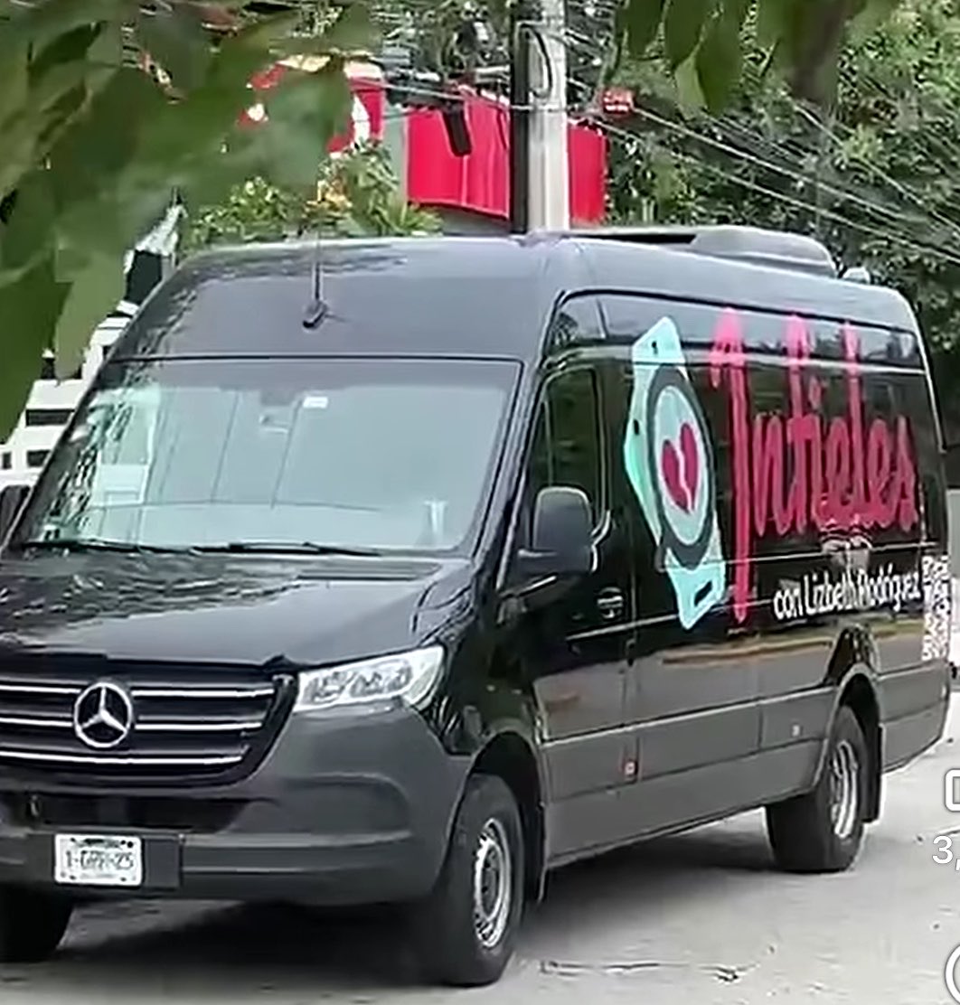 ¿Celulares en peligro? Captan la unidad de “Infieles” de Lizbeth Rodríguez en Cancún