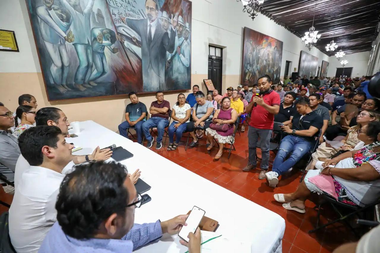 Mantienen diálogo Gobierno e INAH con los artesanos y guías de Chichén Itzá