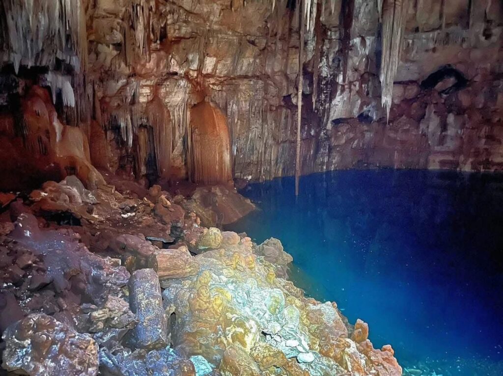 Sargazo obliga a reforzar promoción de cenotes y lagunas en Tulum.