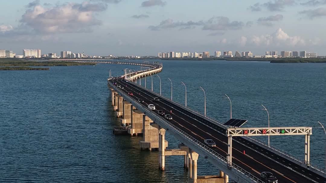 Puente Nichupté mejora traslados, pero no resuelve crisis vial