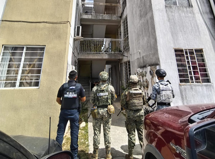 Pareja detenida con drogas, resultado de cateo en Residencial Turquesa