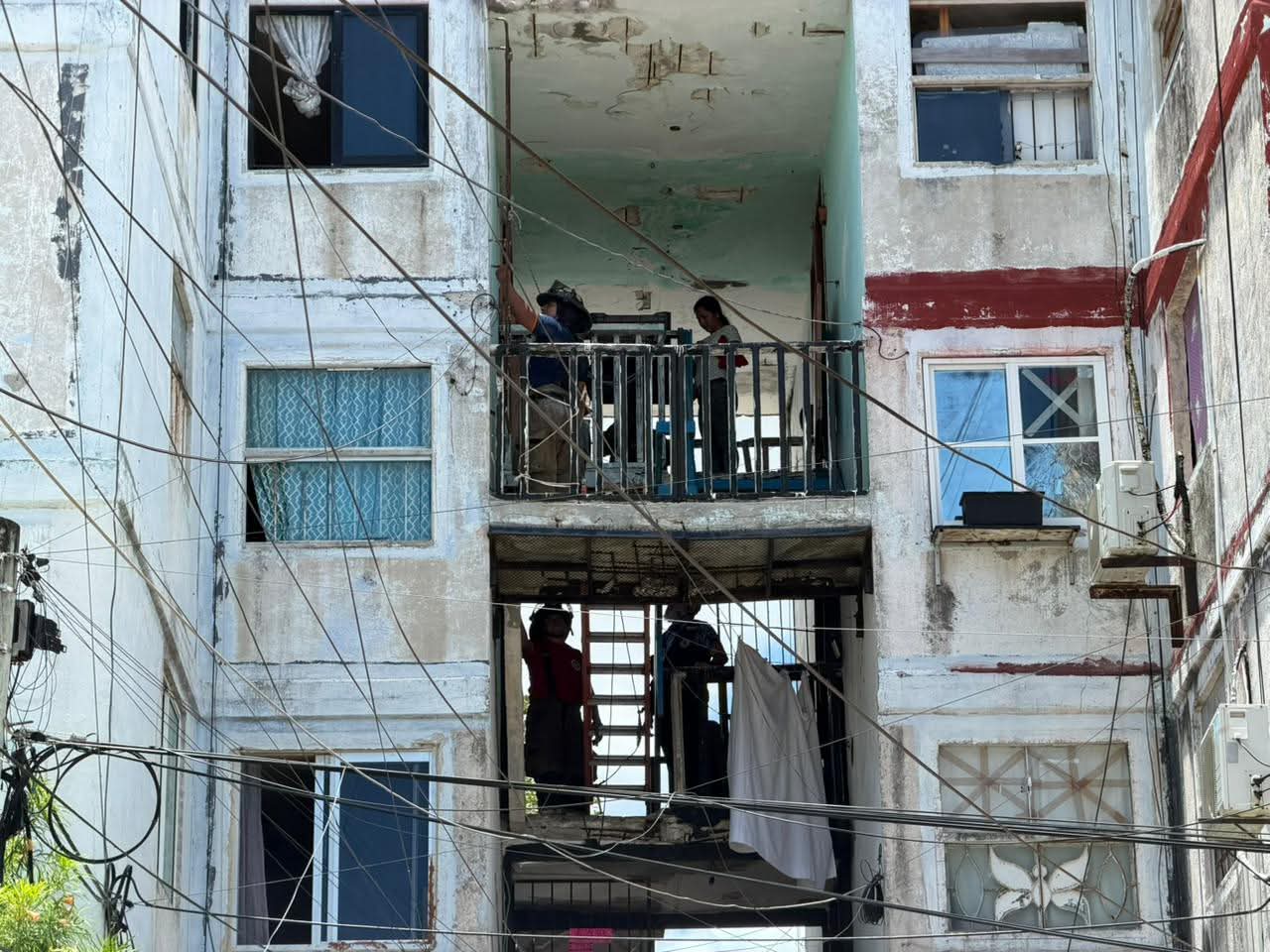 Cancún: vecinos de Corales en la incertidumbre tras colapso de escaleras