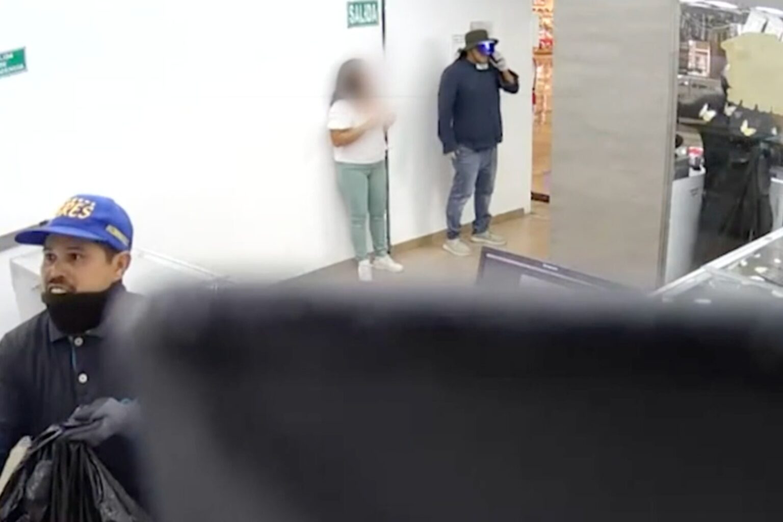 Millonario asalto en plaza comercial en Monterrey