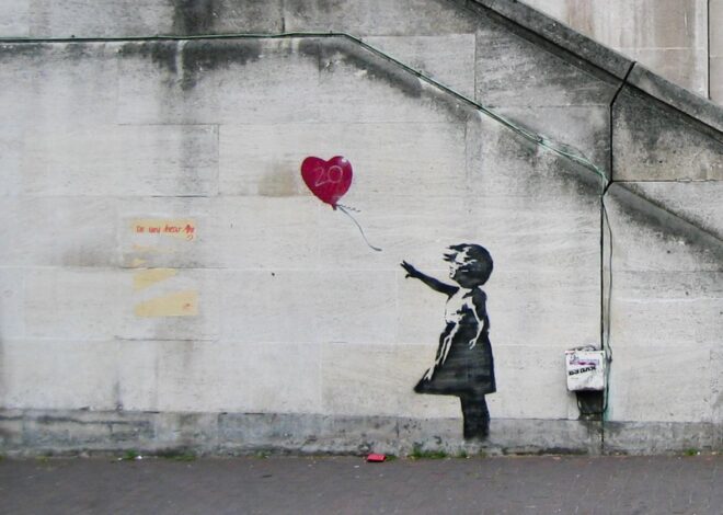 Banksy instala estatua de un hombre con una bandera en el centro de Londres