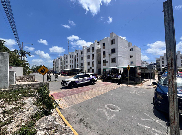 Sicarios desatan balacera frente a primaria en Cancún