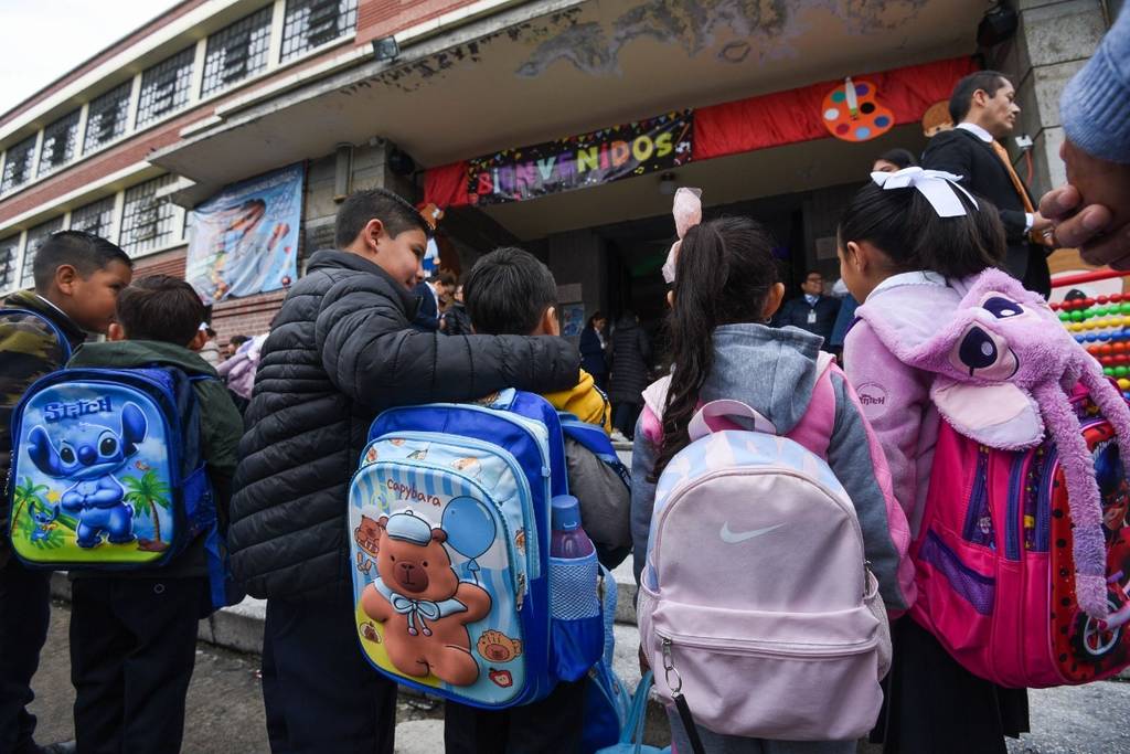 Sheinbaum afirma que aún no hay decisión final sobre calendario SEP