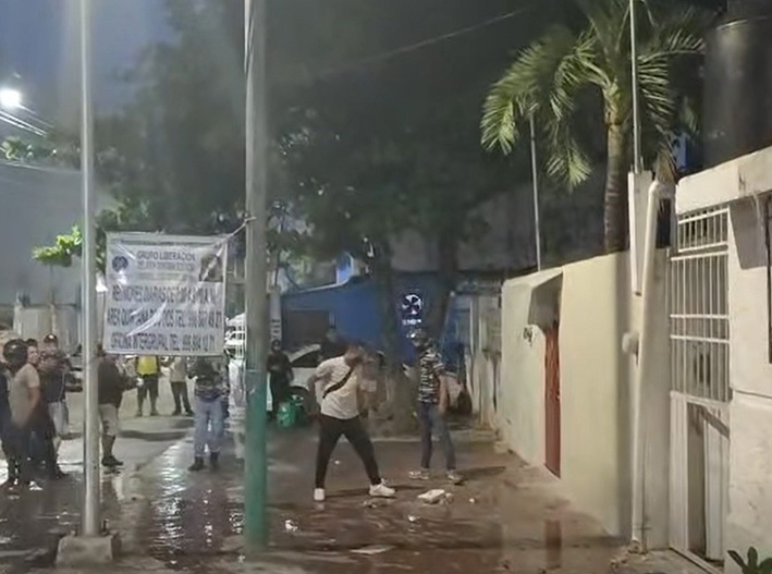 Multitud revienta casa de cubano en Cancún tras video de agresión