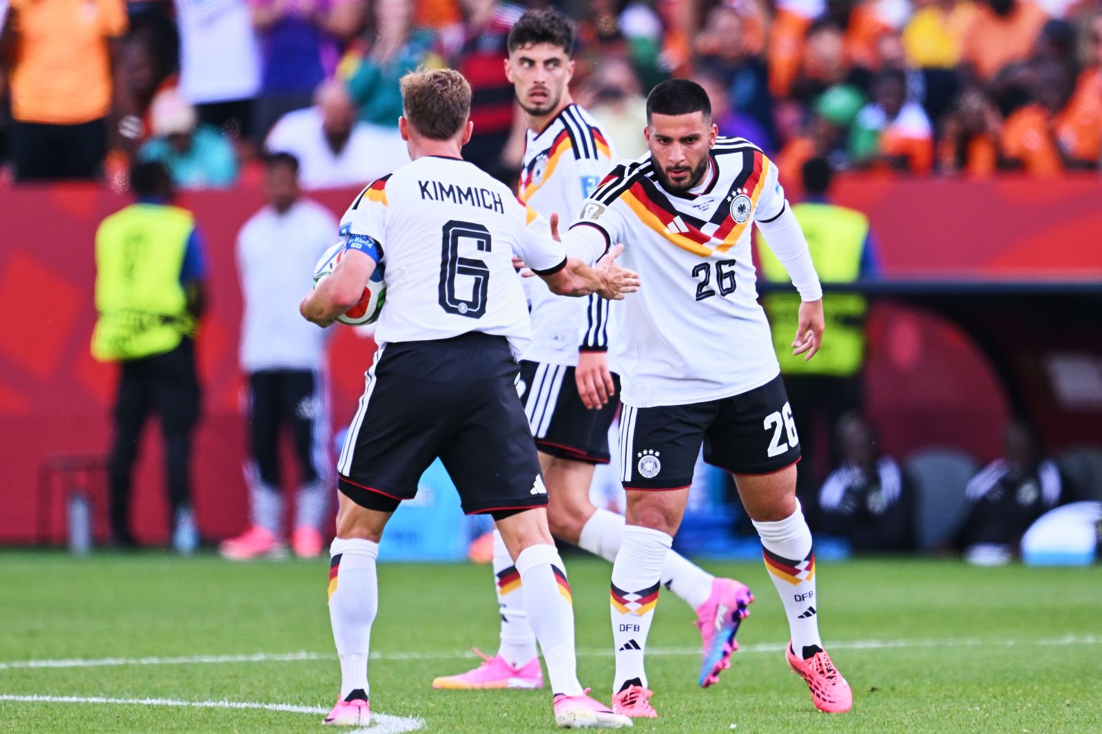 Alemania sobrevive al infierno de Costa de Marfil en un duelo titánico