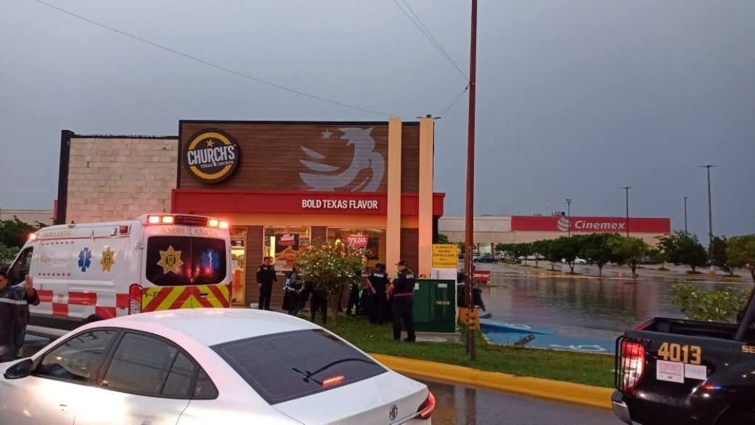 Confirman fallecimiento de joven tras descarga eléctrica en Plaza Canek, en Mérida