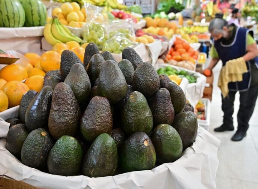 Baja la inflación, pero el aguacate se dispara