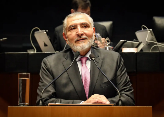 Adán Augusto reaparece, pero evita dar declaraciones sobre la visa