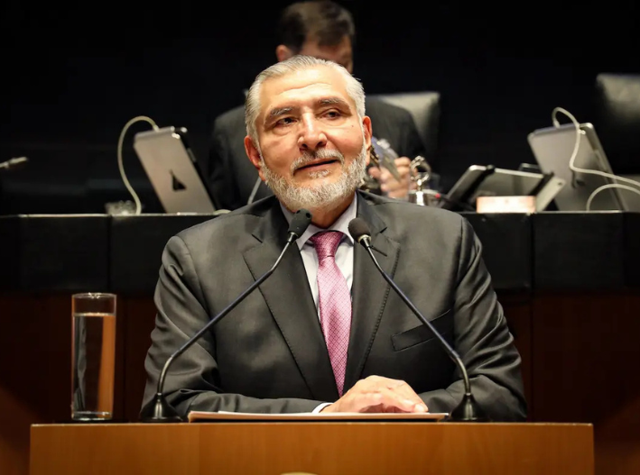 Adán Augusto reaparece, pero evita dar declaraciones sobre la visa