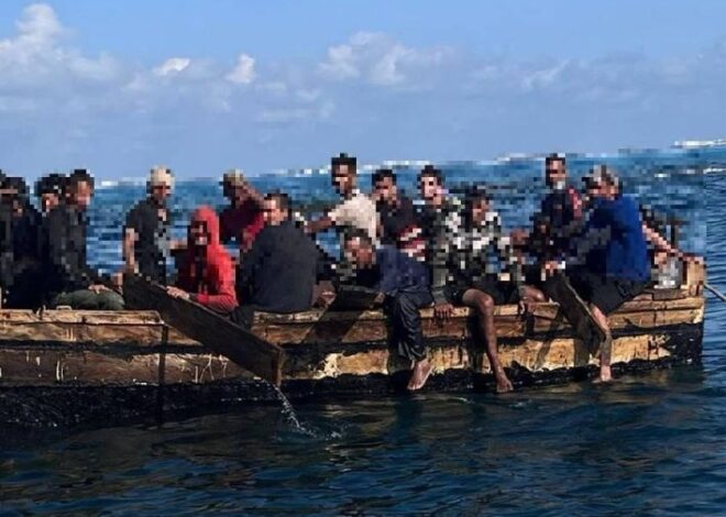 Rescatan a 10 cubanos tras arribar a Isla Mujeres en embarcación improvisada