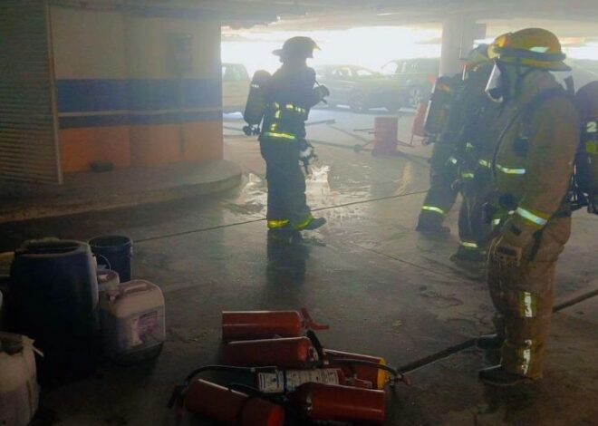 Bomberos de Cancún sofoca incendio en cuarto de bombas en la Supermanzana 3