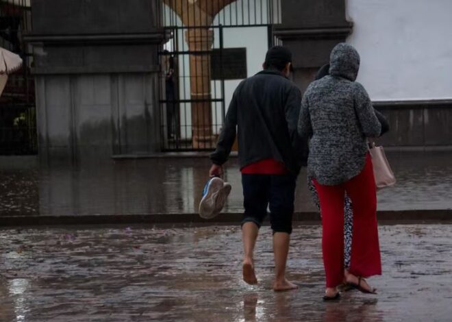 Cristina se fortalece en el Pacífico; Boris amenaza con lluvias torrenciales