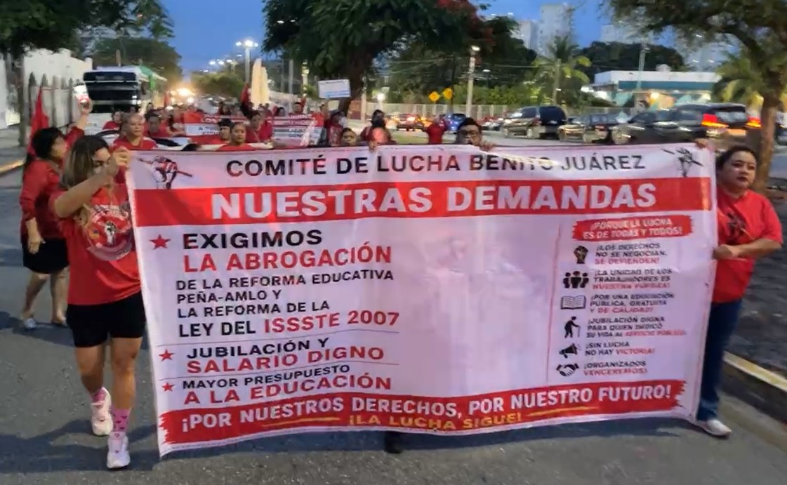 Maestros inician paro en Quintana Roo; marchan para exigir la abrogación de la Ley del ISSSTE