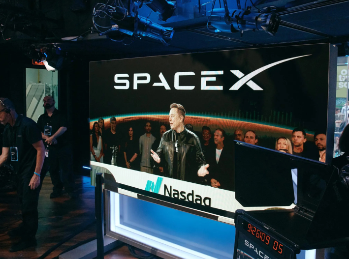 SpaceX hace historia en Wall Street: acciones se disparan más de 30% en su debut en La Bolsa