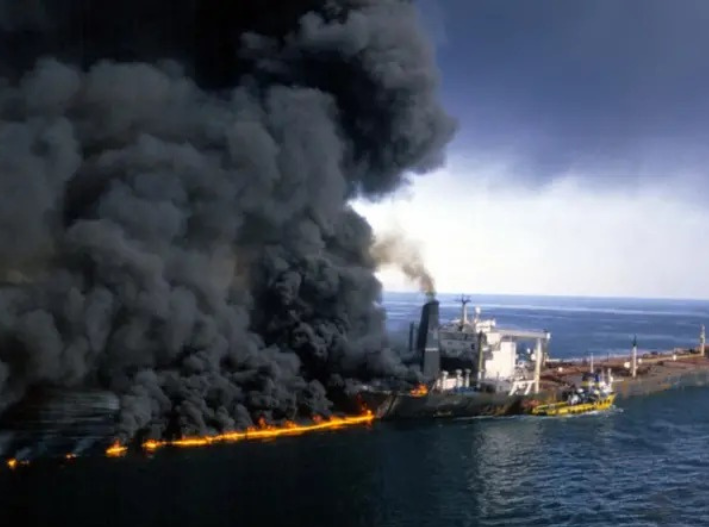 Trump presume que sacó petróleo por Ormuz sin que Irán lo supiera y anuncia nuevos ataques