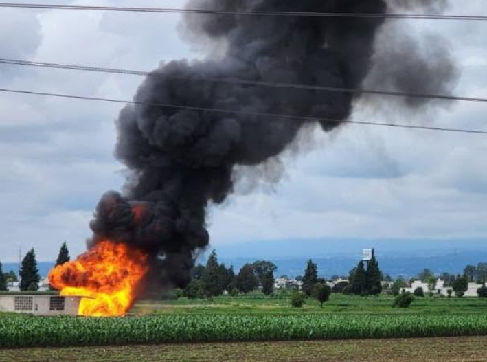Pemex y Protección Civil controlan fuga de gas LP por toma clandestina en Puebla