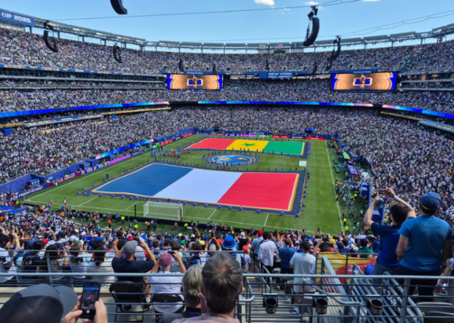 La Marsellesa retumba en Nueva York antes del Francia vs Senegal
