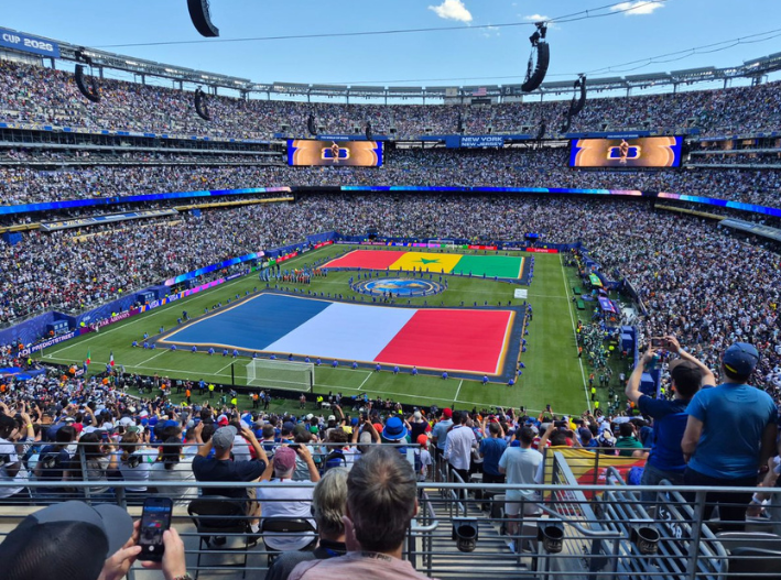 La Marsellesa retumba en Nueva York antes del Francia vs Senegal