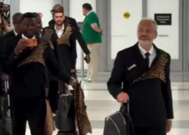 Selección del Congo roba cámara con impactantes trajes en animal print que hacen honor a su apodo