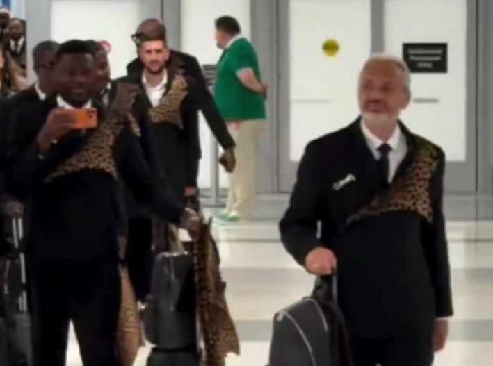 Selección del Congo roba cámara con impactantes trajes en animal print que hacen honor a su apodo