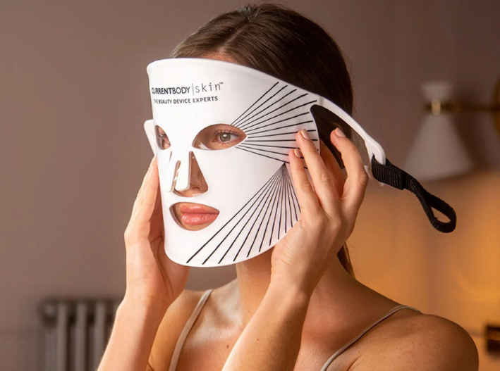 ¿Funcionan las mascarillas de luz infrarroja? Esto dicen los expertos