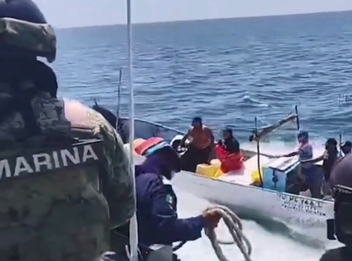 Marina asegura embarcación tras persecución marítima frente a Progreso
