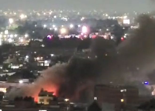 Incendio en bodega cercana al Mercado de Jamaica moviliza a cuerpos de emergencia