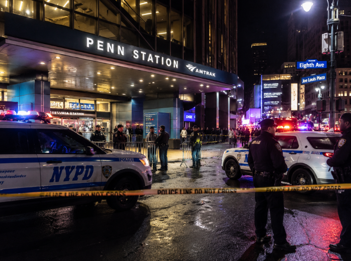Ataque con arma blanca en Penn Station deja cinco heridos en Nueva York