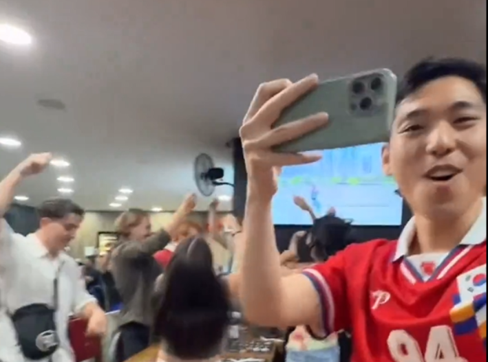 Gangnam Style desata la fiesta mundialista en una taquería de Guadalajara