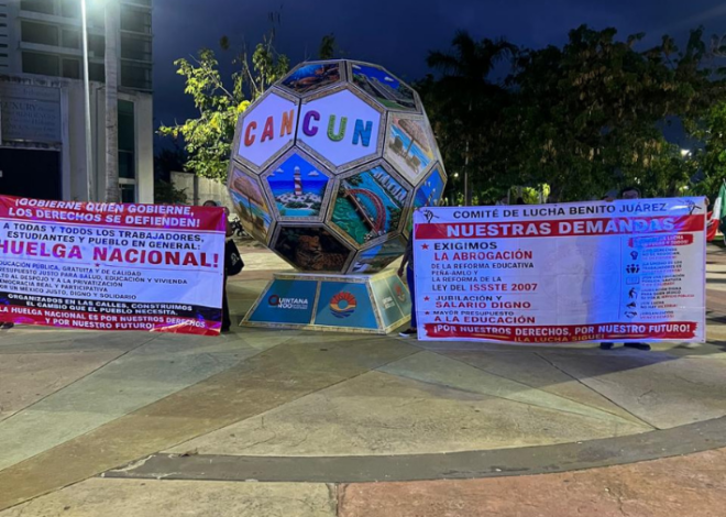 Maestros irrumpen fiesta mundialista en malecón Tajamar de Cancún