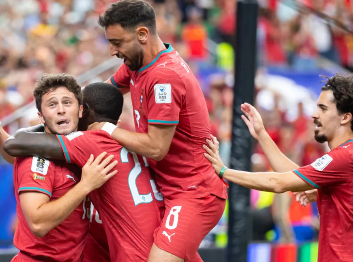 Portugal golea 5-0 a Uzbekistán con doblete de CR7