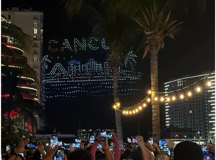 Show de drones en Cancún decepciona; solo generó caos en la ciudad