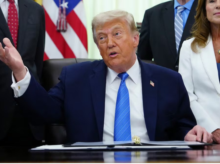 Trump pone en duda la continuidad del T-MEC con México y Canadá